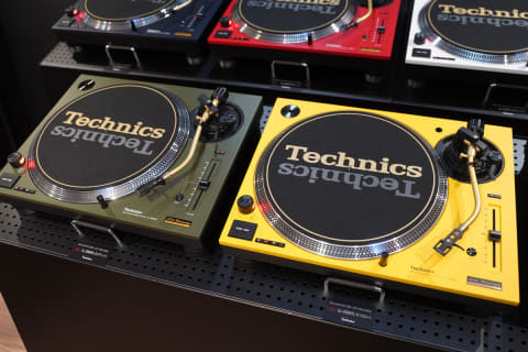 Technics、7色展開のDJターンテーブル50周年記念モデル「SL-1200M7L