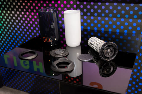 JBL、2ウェイにパワーアップした光るBluetoothスピーカー「PULSE 5