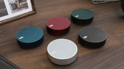 アルミ製でコンパクトな円形ワイヤレススピーカー。4,780円 - AV Watch