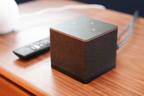 ミニレビュー】最強の第3世代「Fire TV Cube」とプレミアムリモコンを