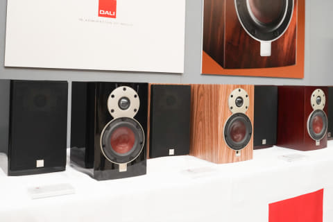 DALI“最も古く新しい”スピーカー「MENUET」30周年。MENUET SE共に一挙