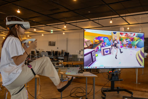 ソニーmocopiの太もも用拡張バンド案内開始。ユーザーに無償提供 - AV