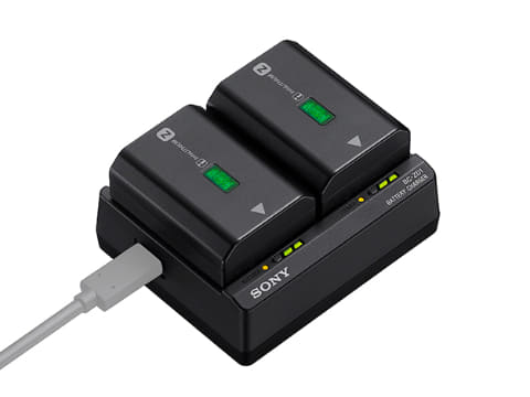 ソニー、カメラ用Zバッテリーを2個同時に急速充電できるチャージャー