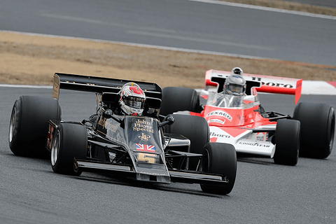 富士スピードウェイ、往年のF1マシンなどが走った開業50周年イベント