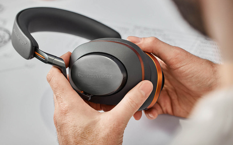 マクラーレンとBowers＆Wilkinsのコラボワイヤレスヘッドホン「Px8