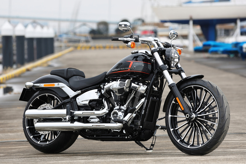 試乗インプレ】ハーレーダビッドソン「ブレイクアウト」2023年モデルに