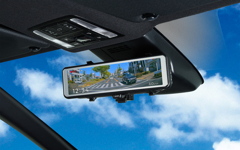 コムテック、コンパクトで夜間も撮れるミラー型前後2カメラドライブ