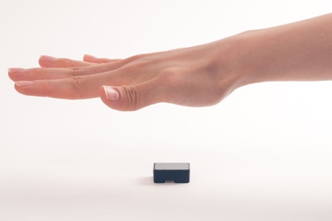 富士通フロンテック、機器組み込み向け手のひら静脈認証センサー