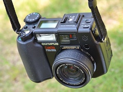 オールドデジカメの凱旋：オリンパスCAMEDIA C-5050 ZOOM（2002年