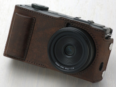 ユリシーズ、「DP1 Merrill」「DP2 Merrill」用の本革ボディスーツ