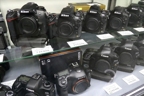 第37回世界の中古カメラ市」レポート - デジカメ Watch Watch