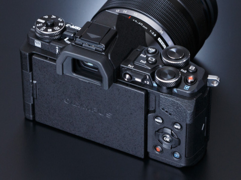 新製品レビュー：OLYMPUS OM-D E-M5 Mark II（外観・機能編