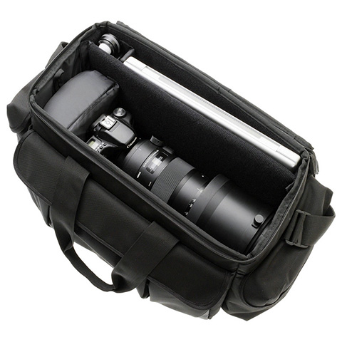 エツミ、プロ用一眼レフ2台+15型ノートPC対応のカメラバッグ