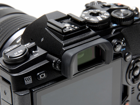 新製品レビュー：OLYMPUS OM-D E-M1 Mark II（外観・機能編