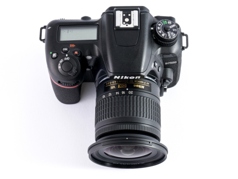 交換レンズレビュー：Nikon AF-P DX NIKKOR 10-20mm f/4.5-5.6G VR