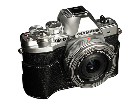 OLYMPUS OM-D E-M10 Mark III用のレザーケース - デジカメ Watch