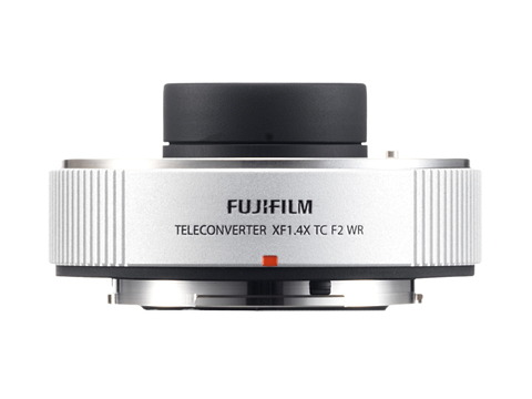 富士フイルム、305mm相当の大口径望遠レンズ「XF200mmF2 R LM OIS WR