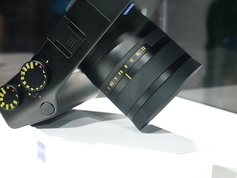 フォトキナ】ZEISSの35mmフルサイズ機「ZX1」詳報 - デジカメ Watch