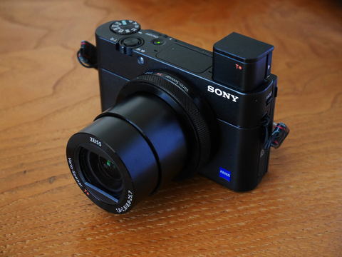 私はこれを買いました！：気軽にも本気にも撮れる、小さな相棒カメラ