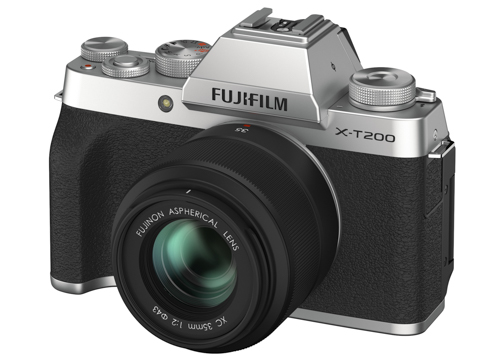 富士フイルム、2万円台のXマウント単焦点レンズ「XC35mmF2