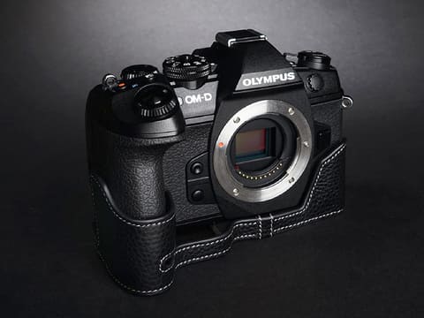 OM-D E-M1 Mark III」「OM-D E-M10 Mark IV」用のレザーケース