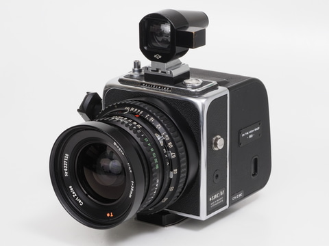 赤城耕一の「アカギカメラ」 第11回：ハッセルブラッドCFV II 50Cに