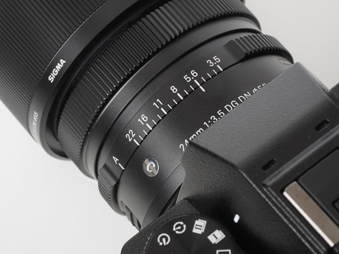 赤城耕一の「アカギカメラ」 第15回：小口径（?）レンズのススメ