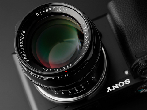 1万円台で買えるAPS-C用50mm F1.2レンズ - デジカメ Watch