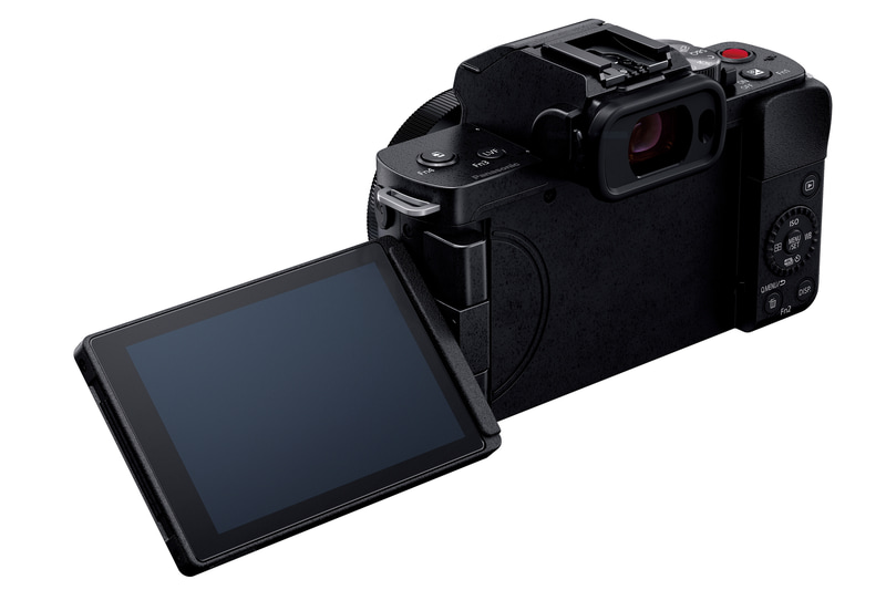 パナソニック、EVFを強化したマイクロフォーサーズ機「LUMIX G100D