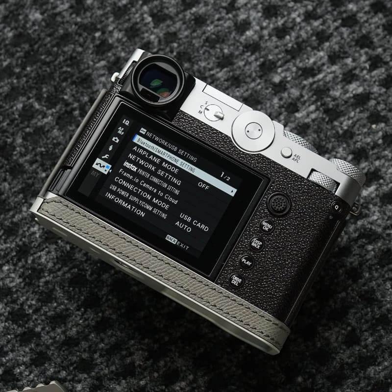 GFX100RF」「LUMIX S9」「PowerShot V1」用の本革ボディケース