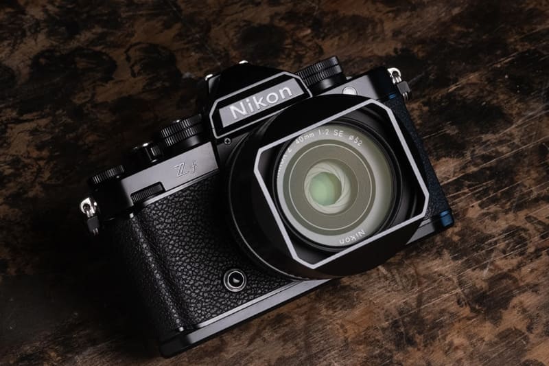 NIKKOR Z 40mm f/2（SE）」にデザインを合わせた角型フード - デジカメ