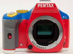 写真で見る写真で見るペンタックス「K-x」“コレジャナイロボモデル