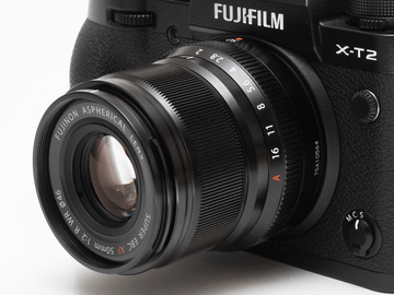 富士フイルム、小型軽量の広角単焦点レンズ「XF16mmF2.8 R WR