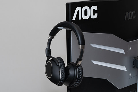 特別企画】曲面ディスプレイ採用の本格ゲーミングモニターAOC