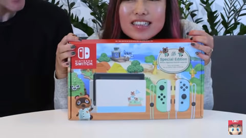 実機をお披露目！ 任天堂「Nintendo Switch あつまれ どうぶつの森