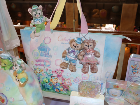 ディズニー、「ダッフィー&フレンズ20周年 カラフルハピネス」のグッズ