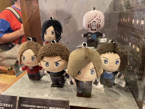 ゾンビ犬のクッションが可愛い！ USJ「バイオハザード」グッズ撮り