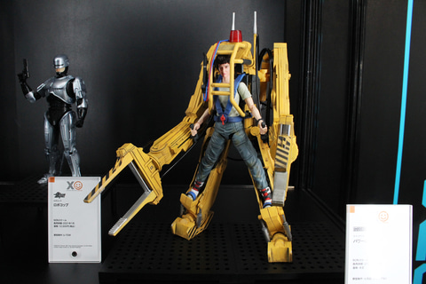 エイリアン2」の「パワーローダー」、「ロボコップ2」の「ケイン」など