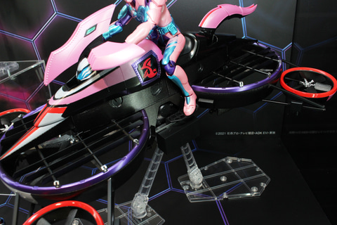 ファン待望の「仮面ライダーバイス プテラゲノム」がS.H.Figuartsにて