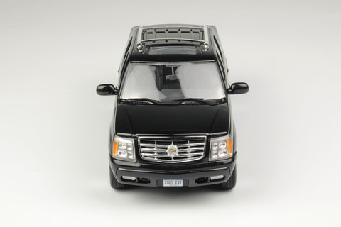 プラッツより、プラモデル「1/25 2005 キャデラック エスカレード EXT