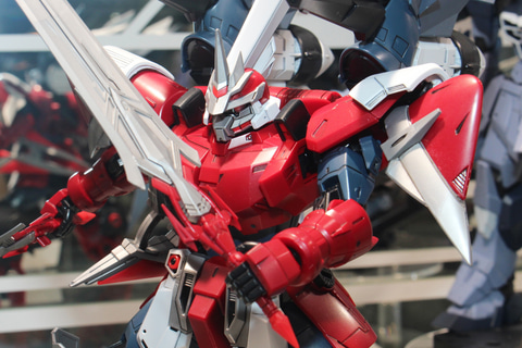 特別企画】【ガンダムベース撮り下ろし】重装甲＆陸戦特化の“赤き剣