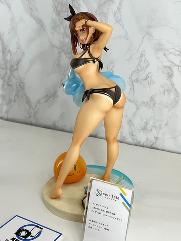 ワンフェス】「ライザのアトリエ2」、小麦色の肌にちらつく日焼け跡が