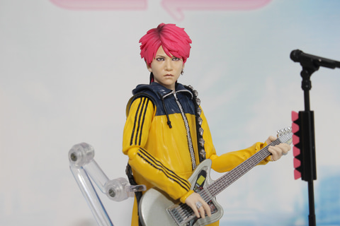 X JAPANのギタリスト、hideさんがフルアクションフィギュアに！ 「S.H.