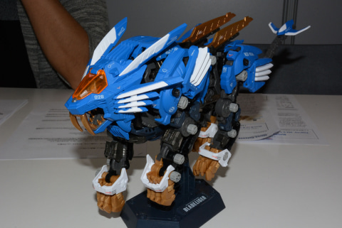 インタビュー】猫科の動き、ゾイドの重量感を！ 「AZ-01 ブレード