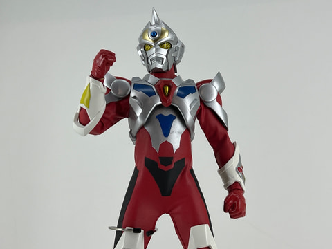 電光超人グリッドマン」フィギュア展示！ バリアーシールドとプラズマ