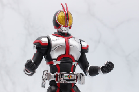 レビュー】「S.H.Figuarts（真骨彫製法） 仮面ライダーファイズ