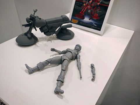 左腕のサイコガンも！ フィギュア「コブラ+エアーバイク」がS14ブース