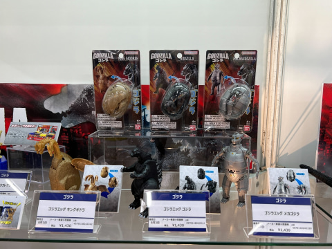 バンダイ、「ミニオン」を握って音を出させる新作玩具を展示中