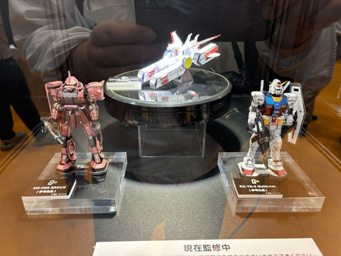 ガンダム」と「グレンダイザーU」のメタリックナノパズルが登場