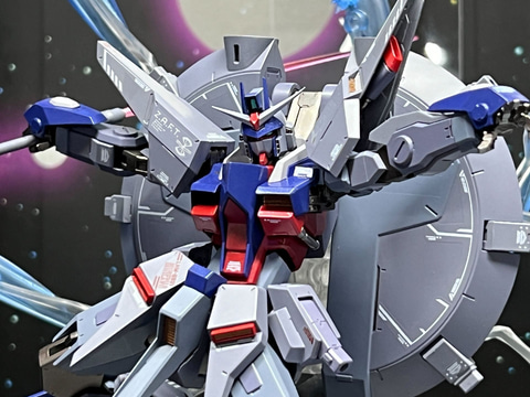 ガンダムSEED DESTINY」より「METAL ROBOT魂 レジェンドガンダム」が初